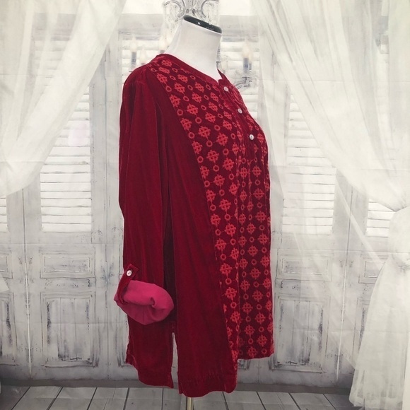 John Mark Plus Red Faux Velvet Embroidered Roll-Tab Sleeve Half Button Tunic Top - Picture 5 of 13